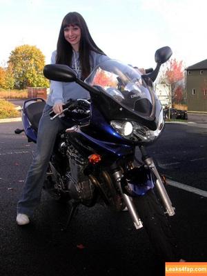 Lisa Foiles фото #0402