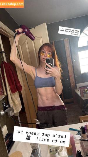 Lisa Foiles photo #0445