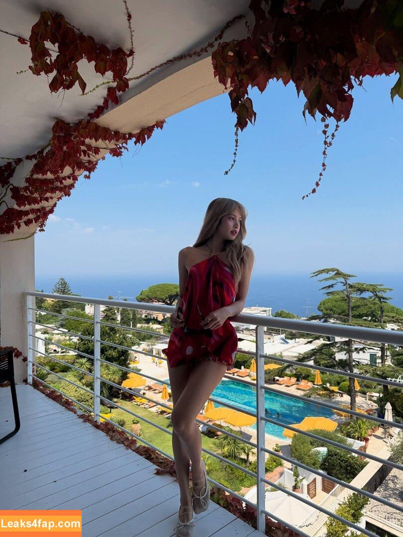 Lisa Manoban / lalalalisa_m leaked photo photo #0054