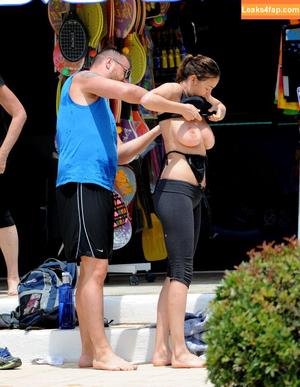 Lisa Snowdon photo #0004
