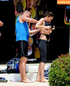 Lisa Snowdon photo #0044
