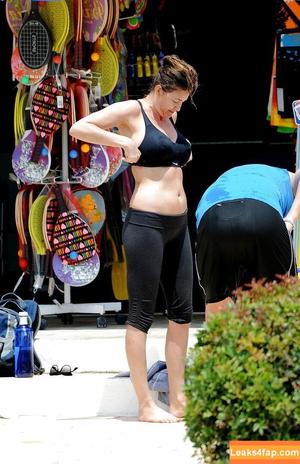 Lisa Snowdon photo #0086