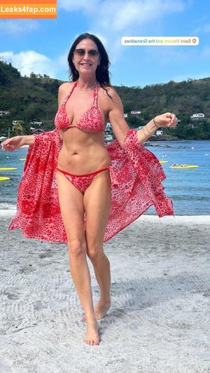 Lisa Snowdon photo #0298