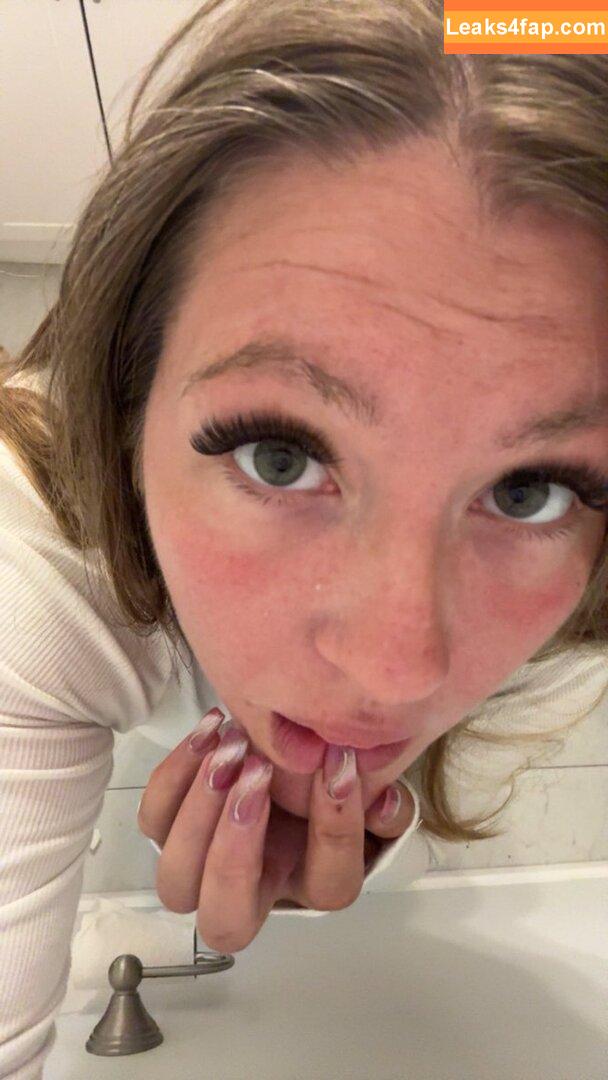 literallymackayla /  leaked photo photo #0005