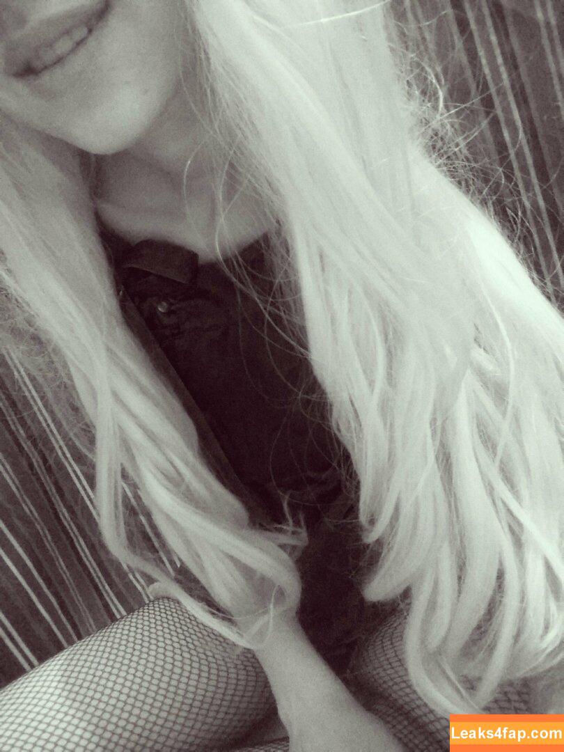 Little_emo_kitten / daddys-emo-girl / daddys_emo_girl / justemokitten leaked photo photo #0117