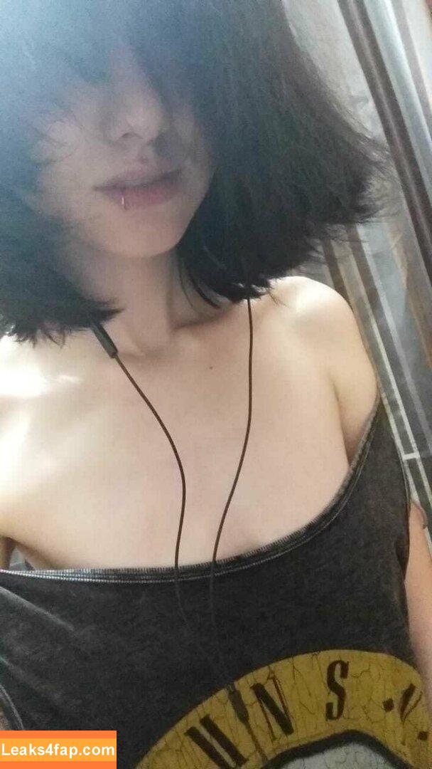 Little_emo_kitten / daddys-emo-girl / daddys_emo_girl / justemokitten leaked photo photo #0138