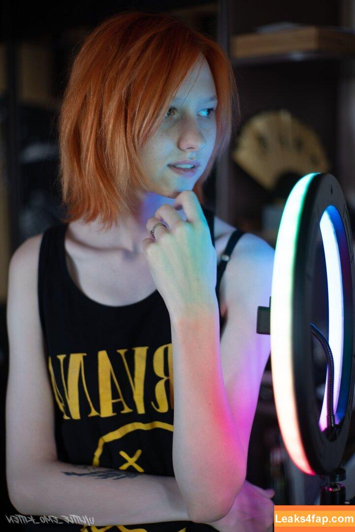 Little_emo_kitten / daddys-emo-girl / daddys_emo_girl / justemokitten leaked photo photo #0590