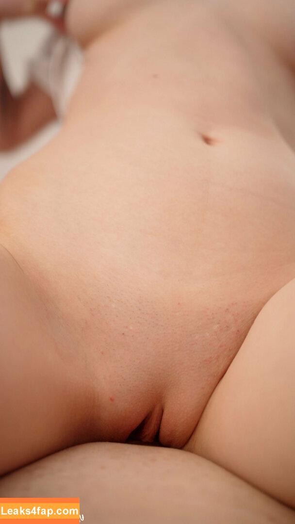 Little_emo_kitten / daddys-emo-girl / daddys_emo_girl / justemokitten leaked photo photo #0657