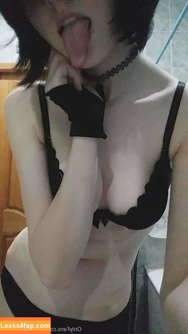 Little_emo_kitten / daddys-emo-girl / daddys_emo_girl / justemokitten leaked photo photo #0696