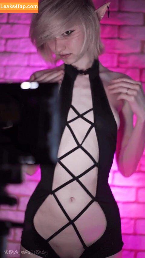 Little_emo_kitten / daddys_emo_girl leaked photo photo #1106