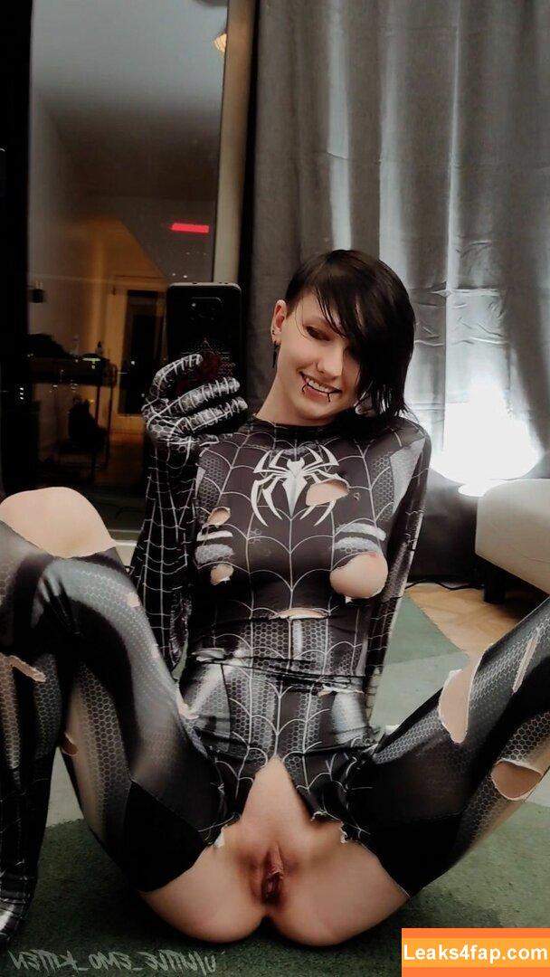 Little_emo_kitten / daddys_emo_girl leaked photo photo #1207