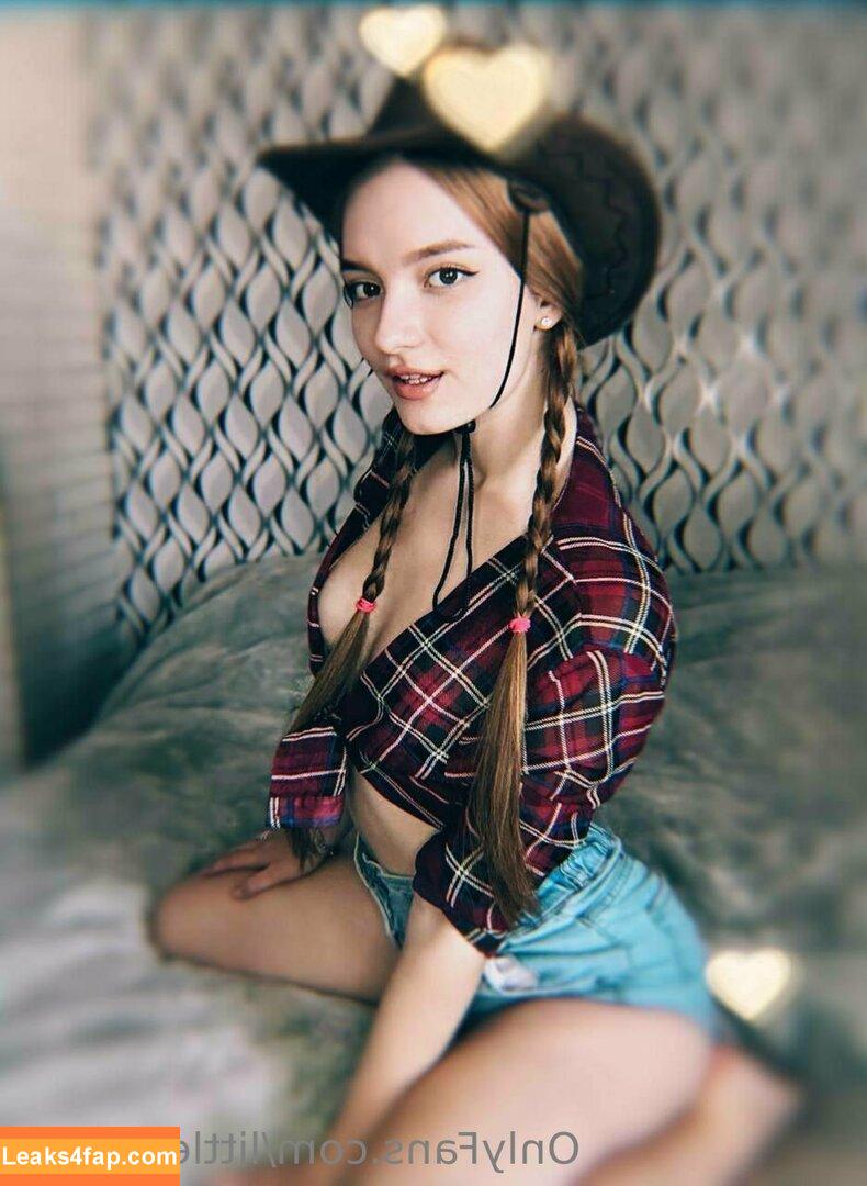 little_foxiee / little_foxie_ leaked photo photo #0020