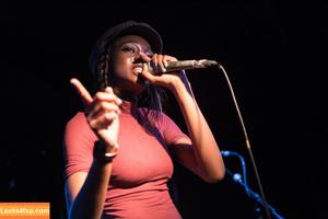 Little Simz photo #0010