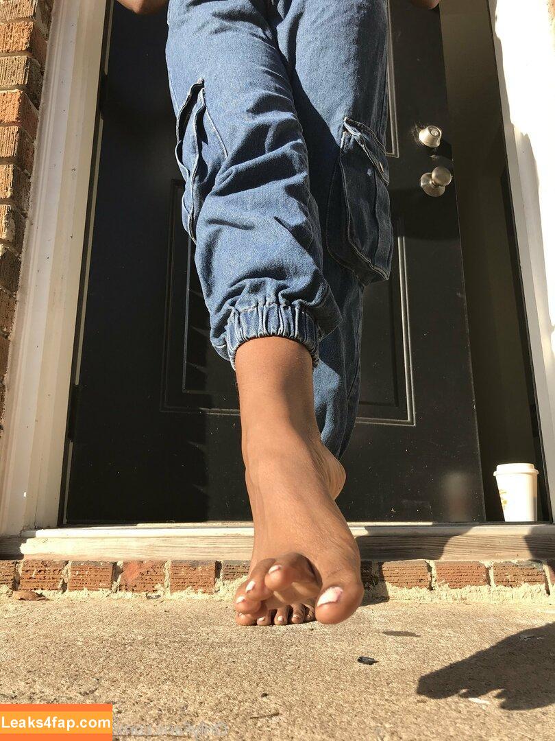 littleebonyfeet / prettyfeetpicsx leaked photo photo #0003