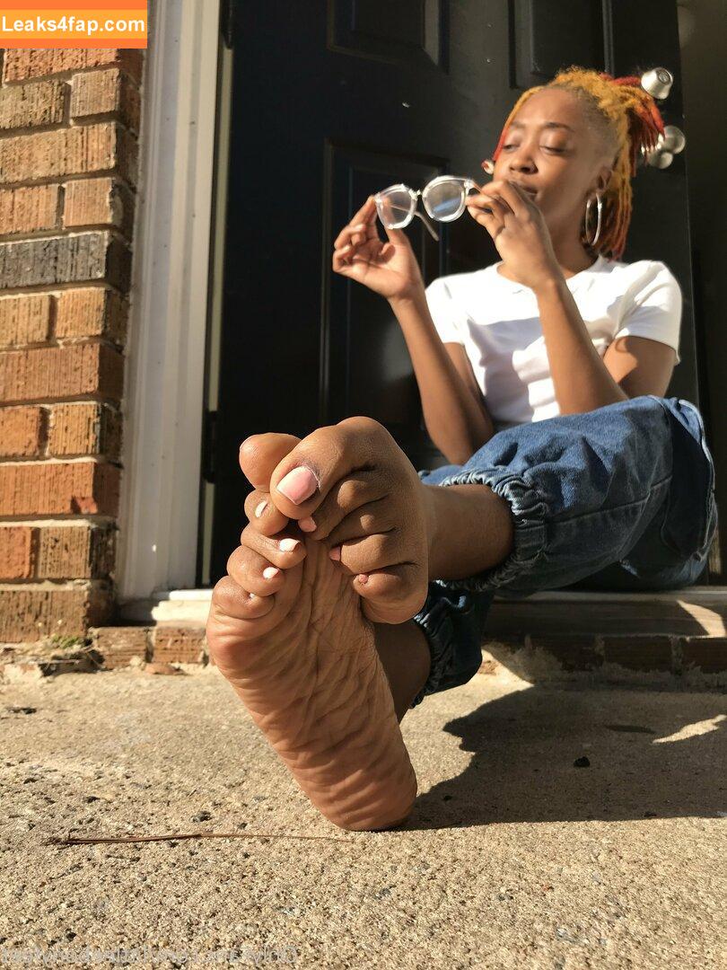 littleebonyfeet / prettyfeetpicsx leaked photo photo #0009