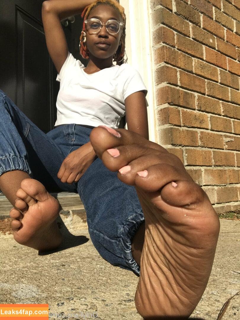 littleebonyfeet / prettyfeetpicsx leaked photo photo #0019