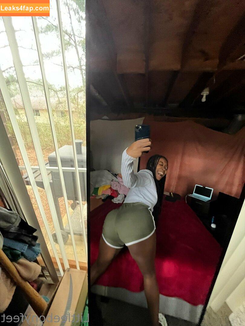 littleebonyfeet / prettyfeetpicsx leaked photo photo #0065
