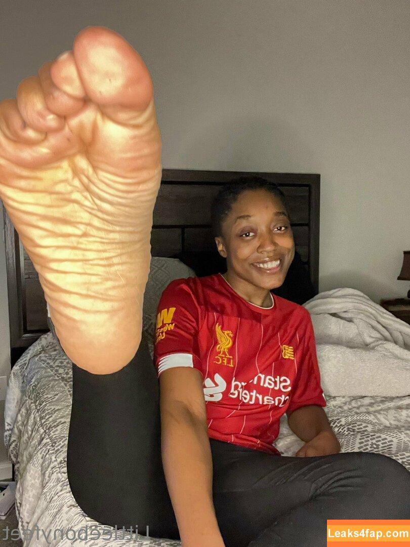 littleebonyfeet / prettyfeetpicsx leaked photo photo #0085