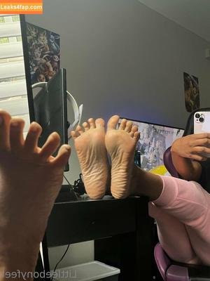littleebonyfeet photo #0115