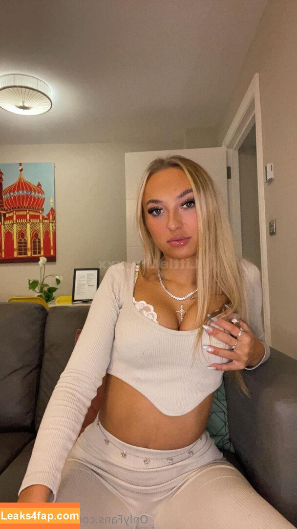littlelily_xxx / littlelilypuffs leaked photo photo #0003