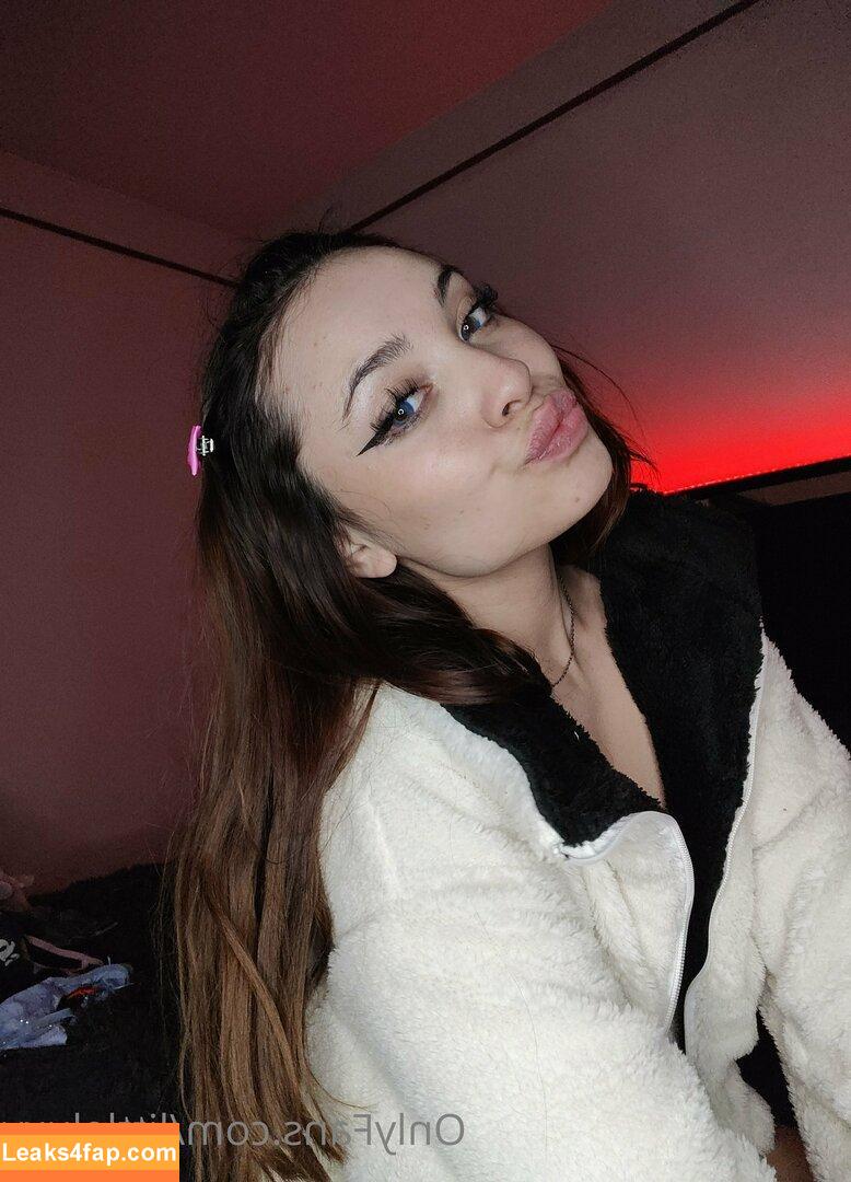 littleluxy / littleluxy_ leaked photo photo #0002