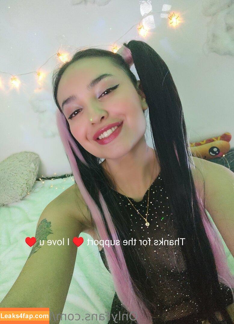 littleluxy / littleluxy_ leaked photo photo #0075
