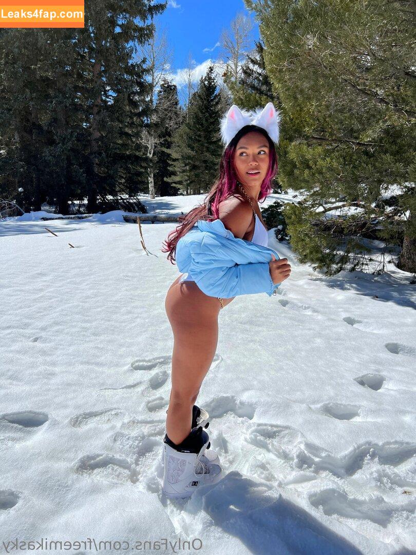 littlemikasky /  leaked photo photo #0013