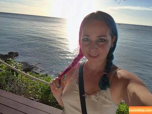 Litzia Moon photo #0090