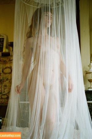 Liv Sage photo #0036