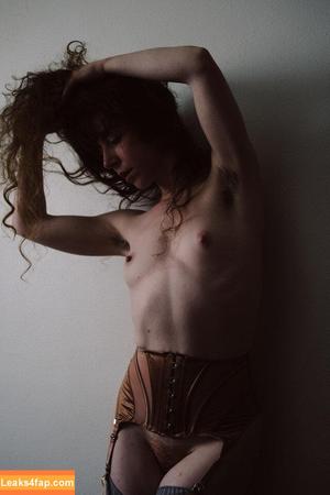 Liv Sage photo #0514
