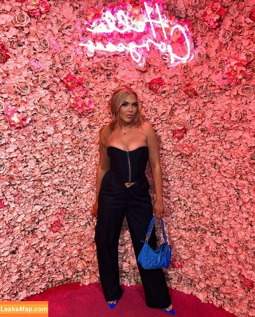 LIV / oliviapaigecook / oliviapaigecook [34DD] / oliviapaigecookx leaked photo photo #0001