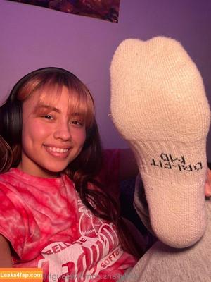 livelaughlovefeet101 photo #0001