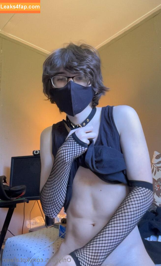 livfwee /  leaked photo photo #0024