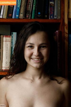 Liz Jordan photo #0086