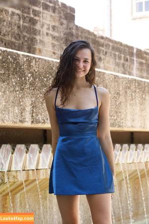 Liz Jordan photo #0668