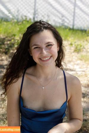 Liz Jordan photo #0669