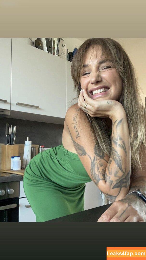 Liza Waschke /  leaked photo photo #0005