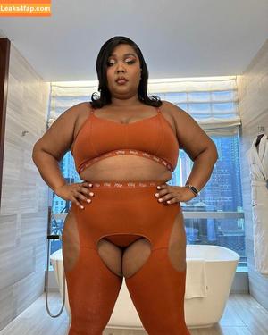 Lizzo photo #0075