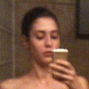 Lizzy Caplan / thelizzycaplan leaked photo photo #0013