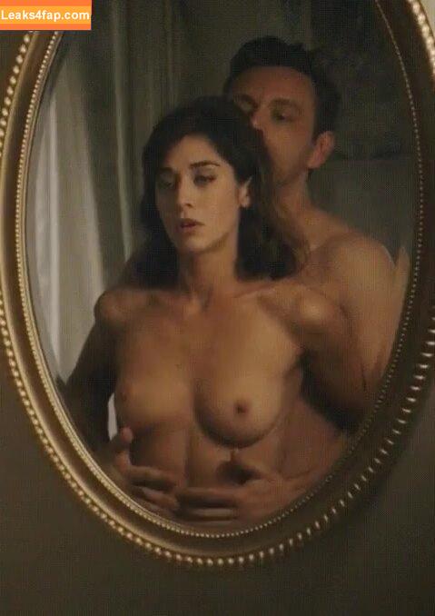 Lizzy Caplan / thelizzycaplan leaked photo photo #0033