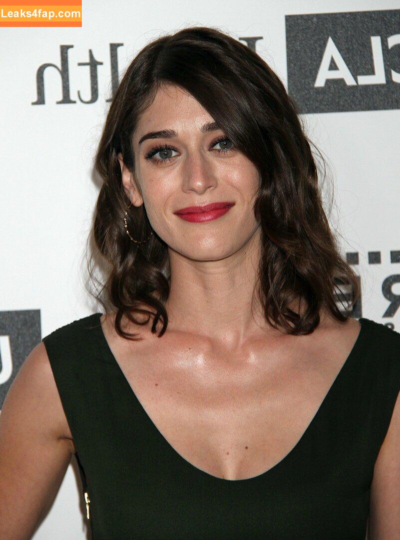 Lizzy Caplan / thelizzycaplan leaked photo photo #0040