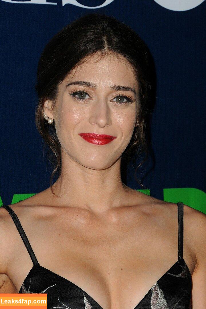 Lizzy Caplan / thelizzycaplan leaked photo photo #0070