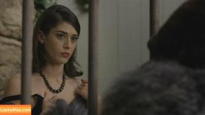 Lizzy Caplan photo #0024