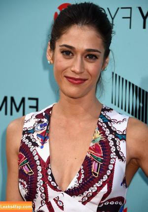 Lizzy Caplan photo #0061