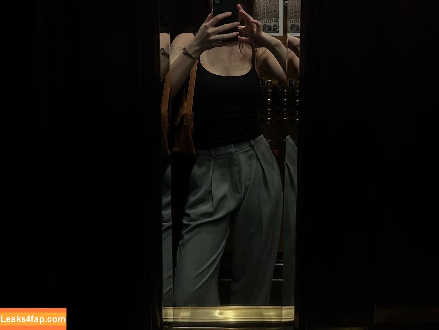 Lizzy McAlpine / jesus_yo / lizzymcalpine leaked photo photo #0085