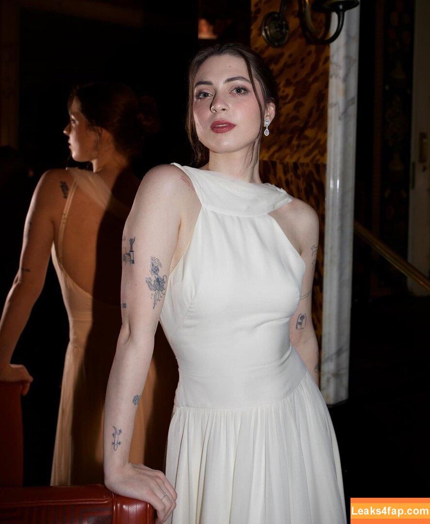 Lizzy McAlpine / jesus_yo / lizzymcalpine leaked photo photo #0086