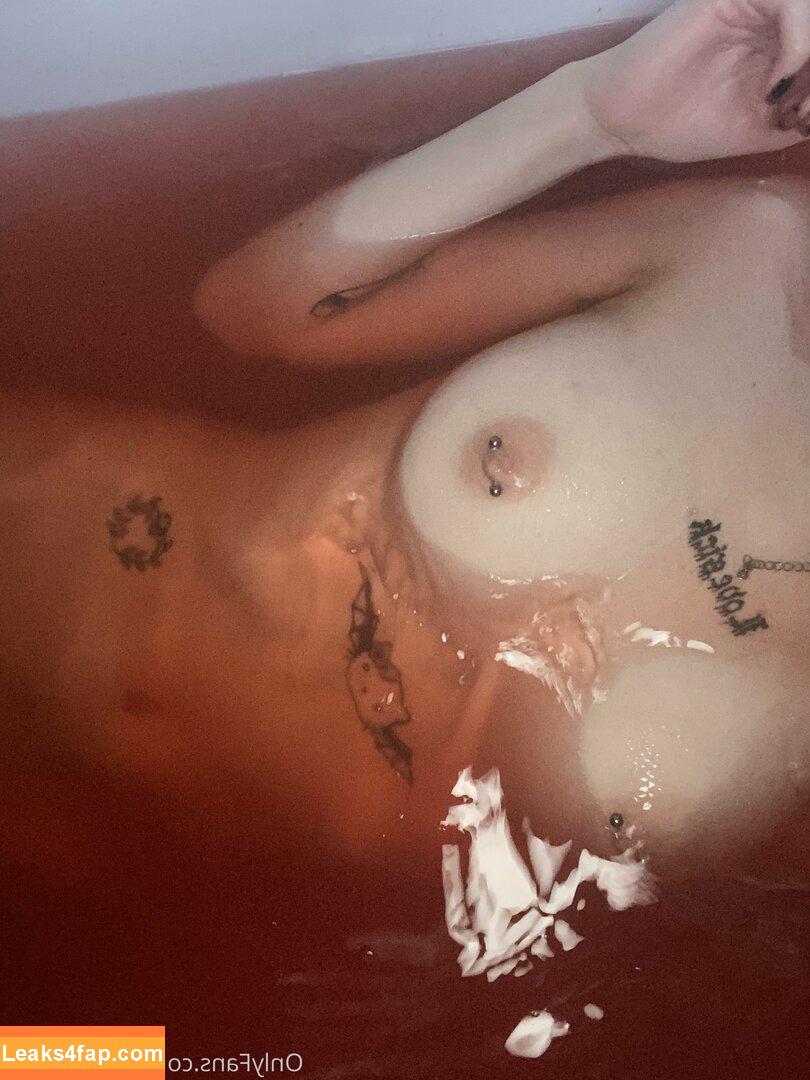 lizzylovesick /  leaked photo photo #0005