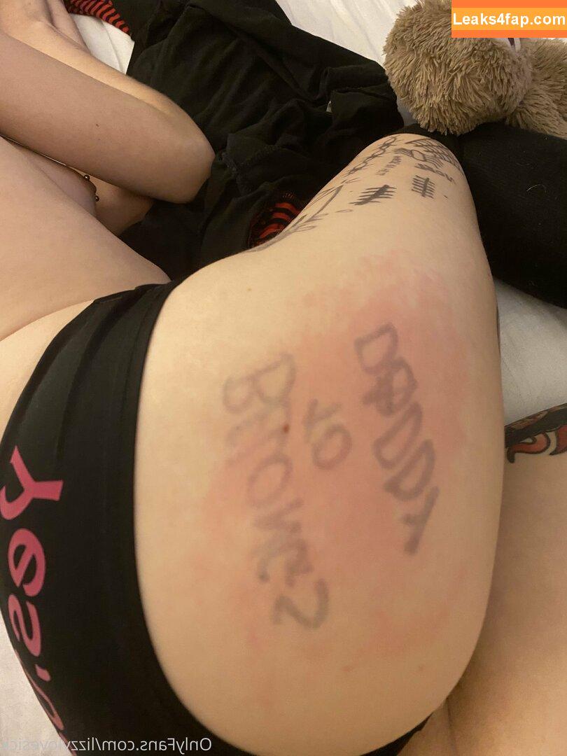 lizzylovesick /  leaked photo photo #0173
