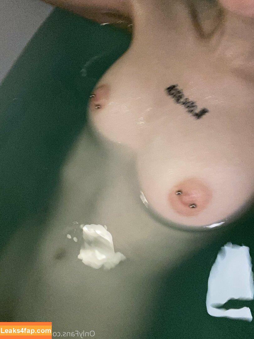lizzylovesick /  leaked photo photo #0175