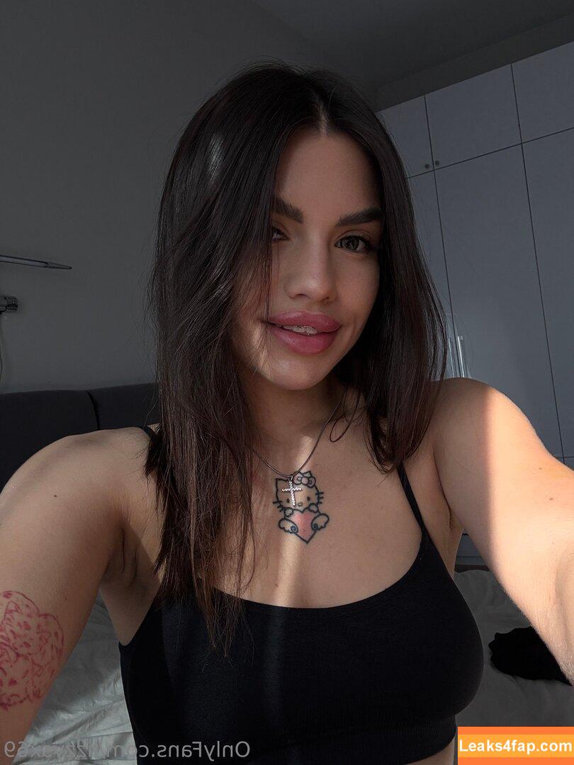 lizzysx69 / lizzymusi leaked photo photo #0039